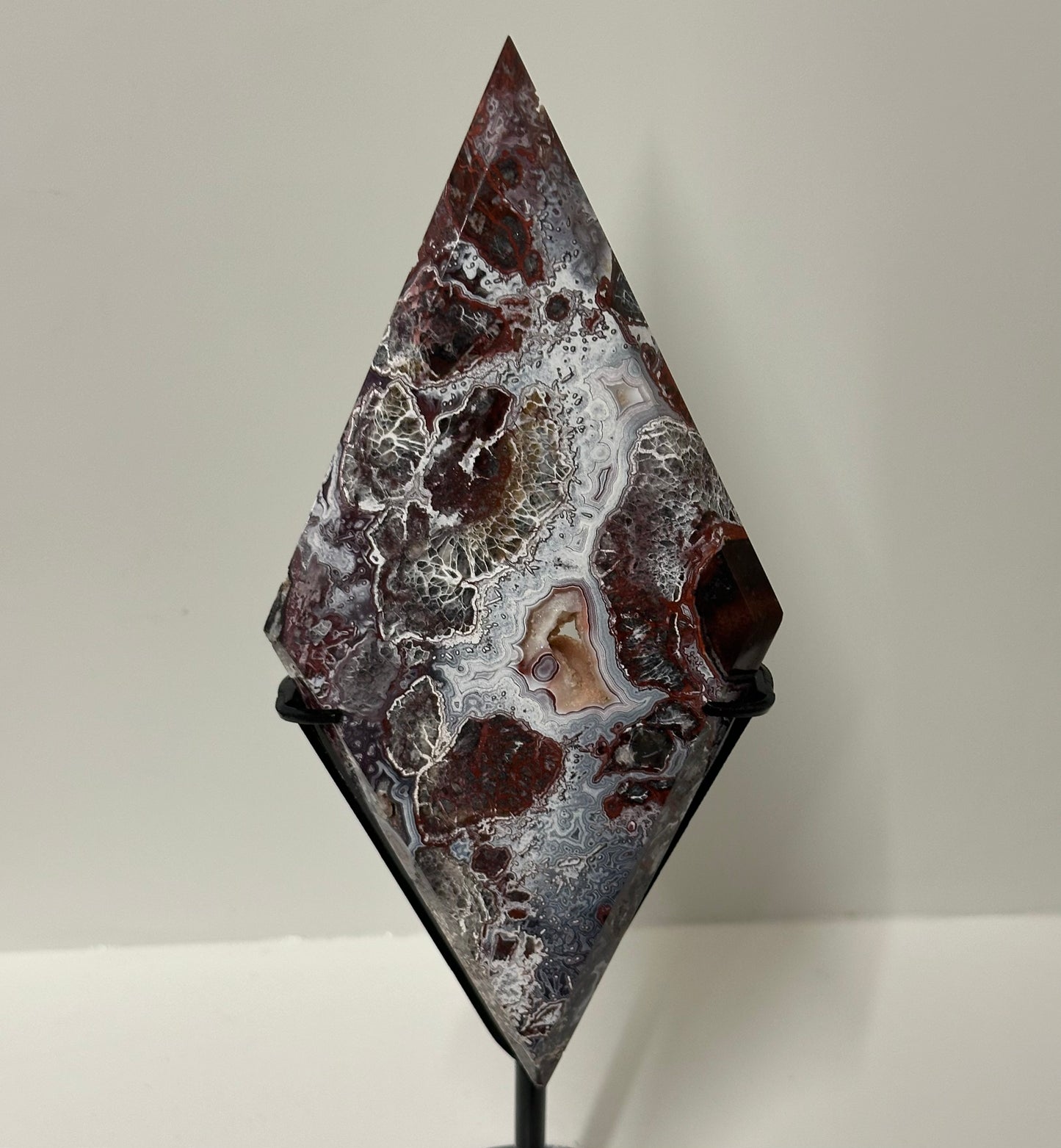 Mexican Agate Dimond On Stand