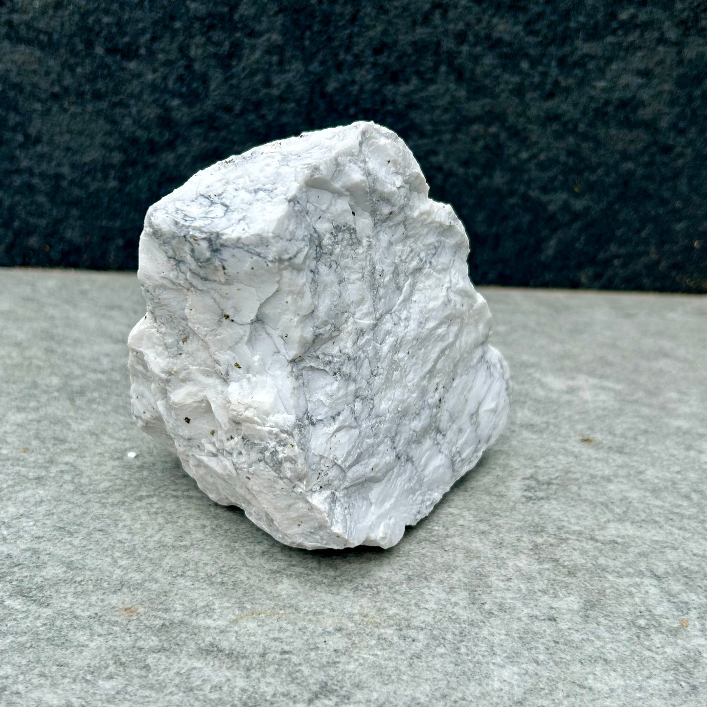 Howlite Raws