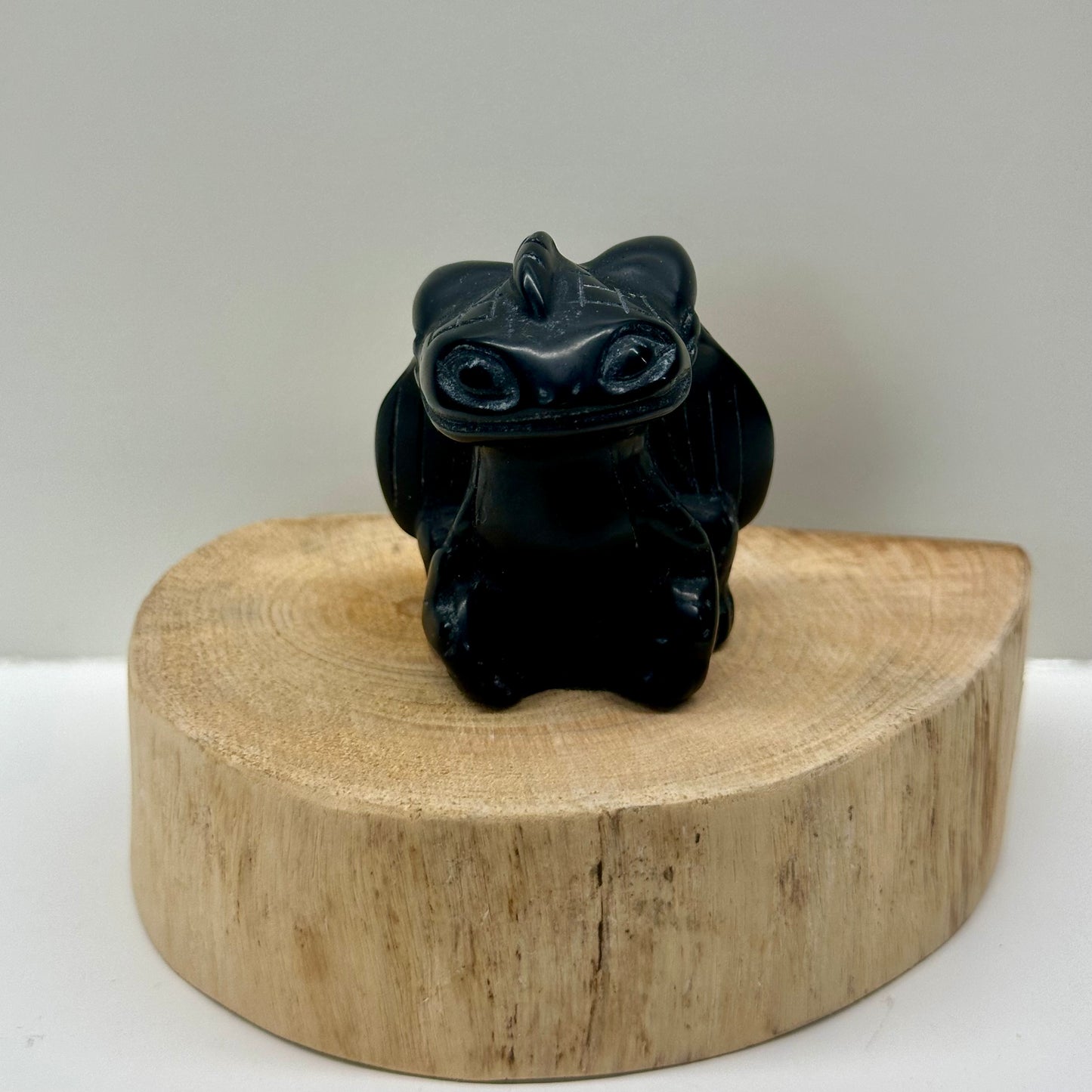 Obsidian Toothless Carving