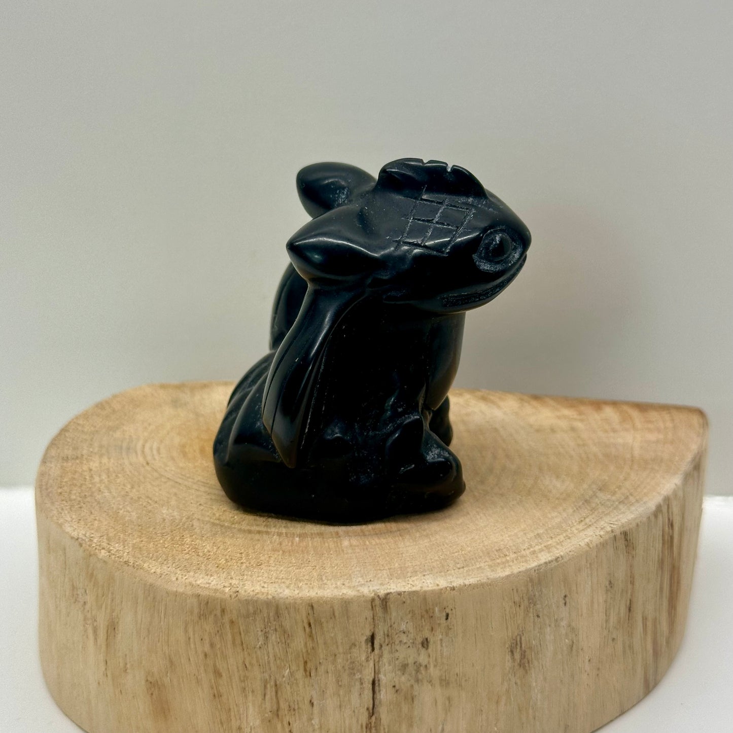 Obsidian Toothless Carving