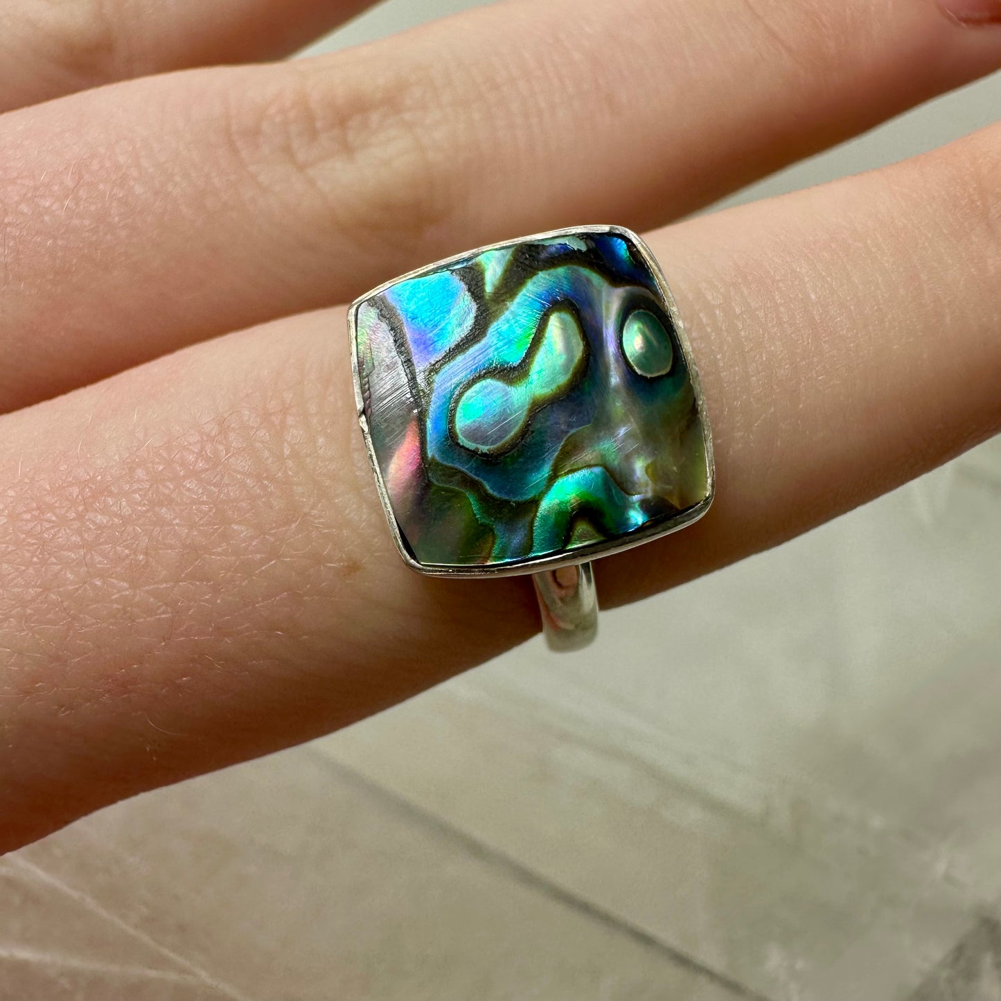 Abalone Shell (Size P/Q) Ring
