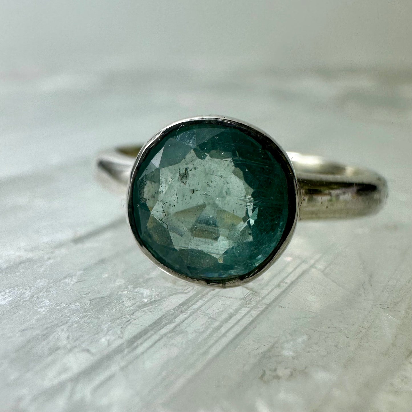 Green Kyanite (Size M/N) Ring