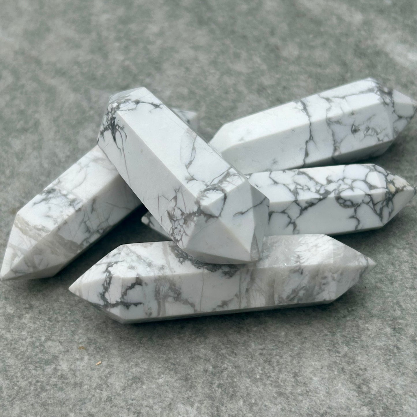 Howlite Double Terminated (DT)