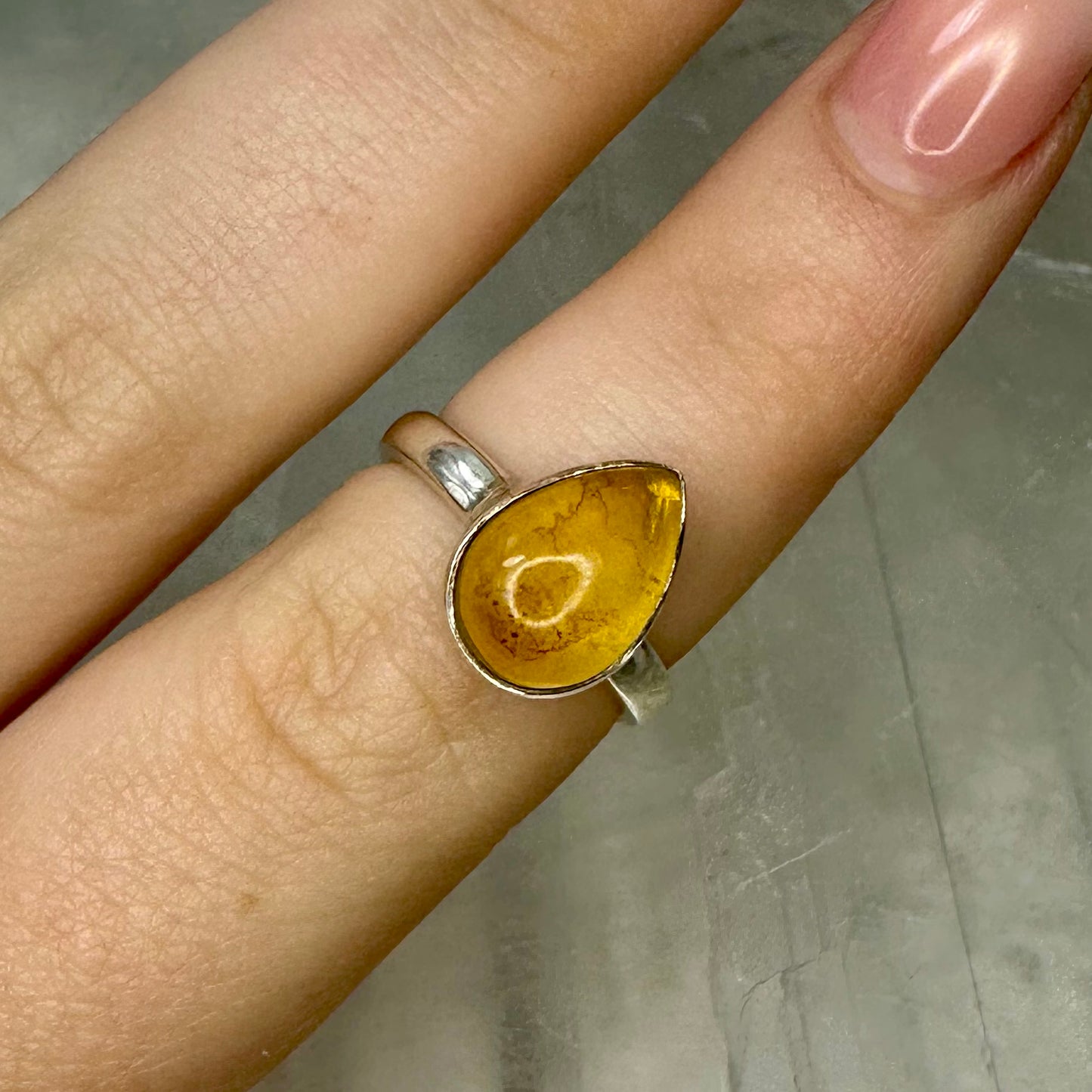 Amber 925 Square Ring (Size L/M)
