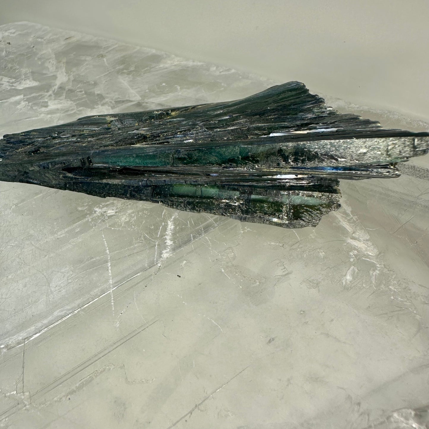Vivanite Raw